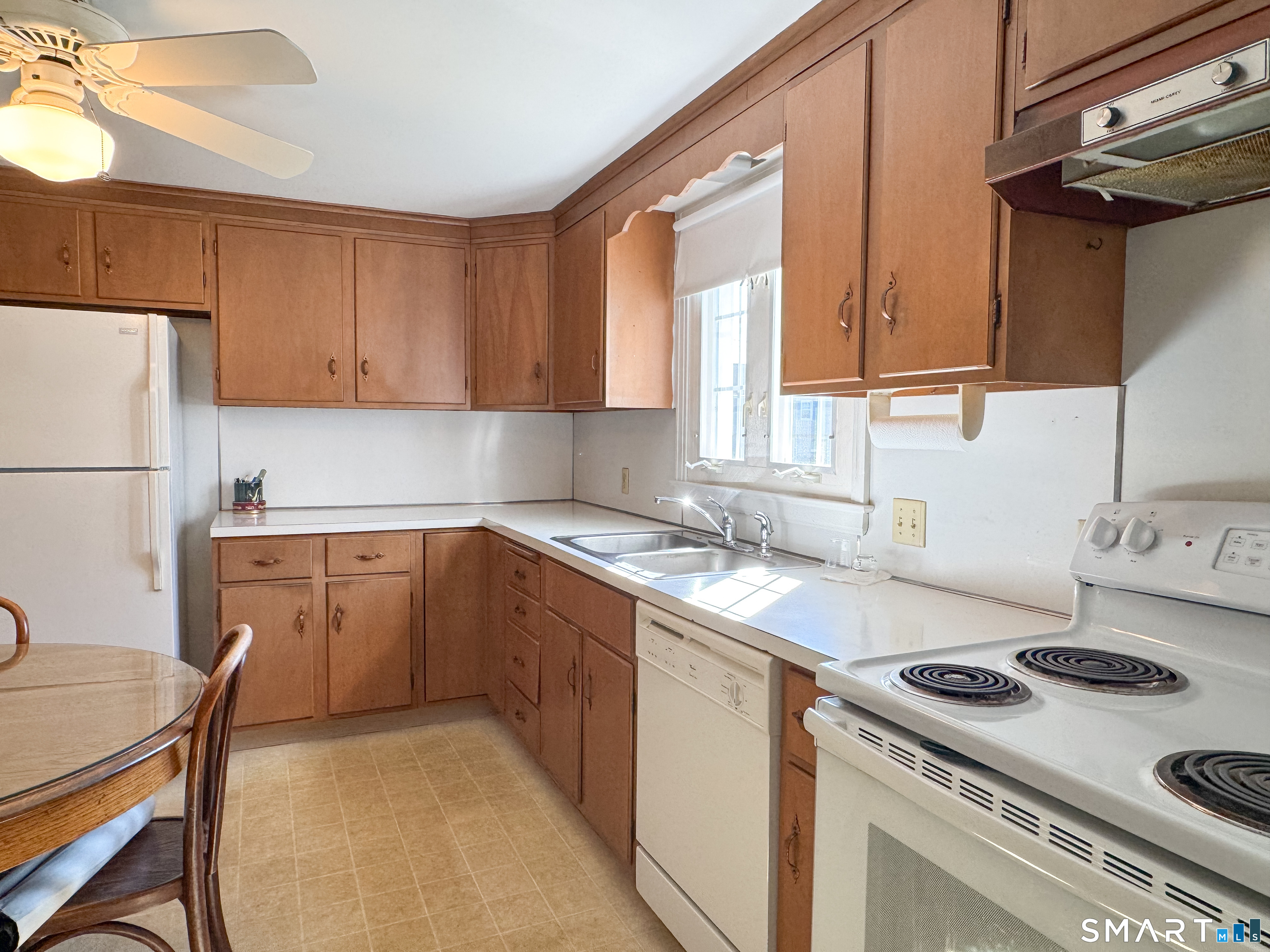 298 Murray Street Meriden, CT 06450 - Photo 18 of 40