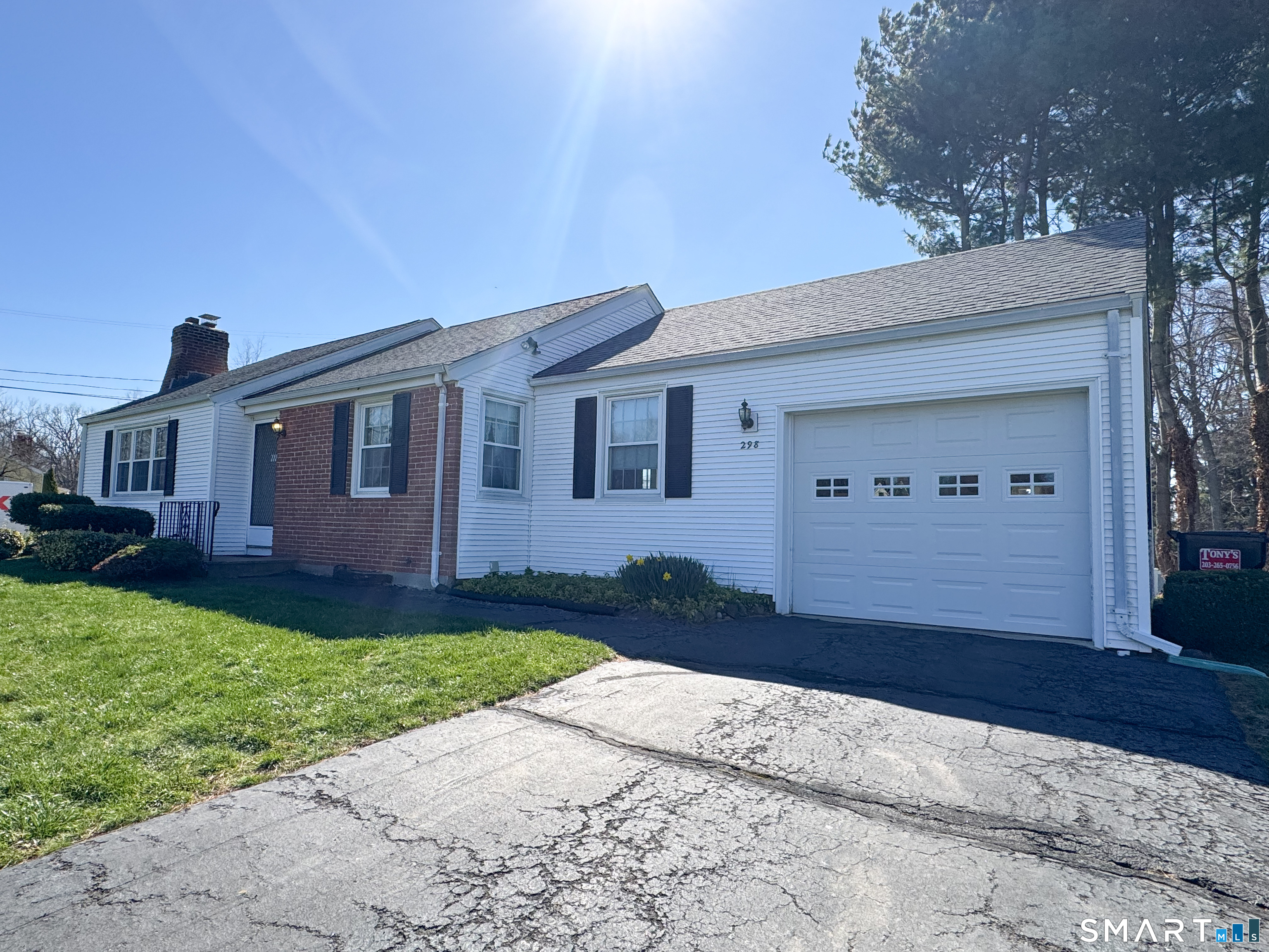 298 Murray Street Meriden, CT 06450 - Photo 2 of 40