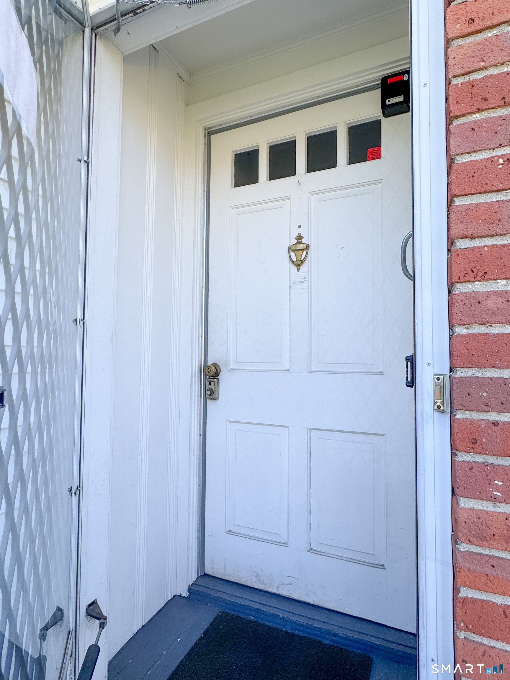 298 Murray Street Meriden, CT 06450 - Photo 4 of 40