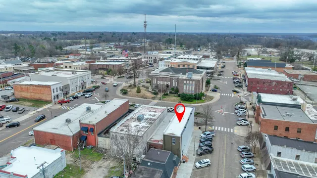 $1,000 | 25 North Ct Square, Brownsville, TN 38012