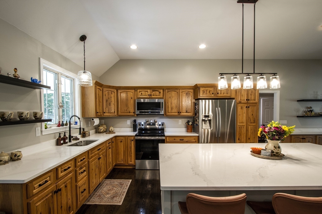 47 East Baylies Road Charlton, MA 01507 - Photo 10 of 42