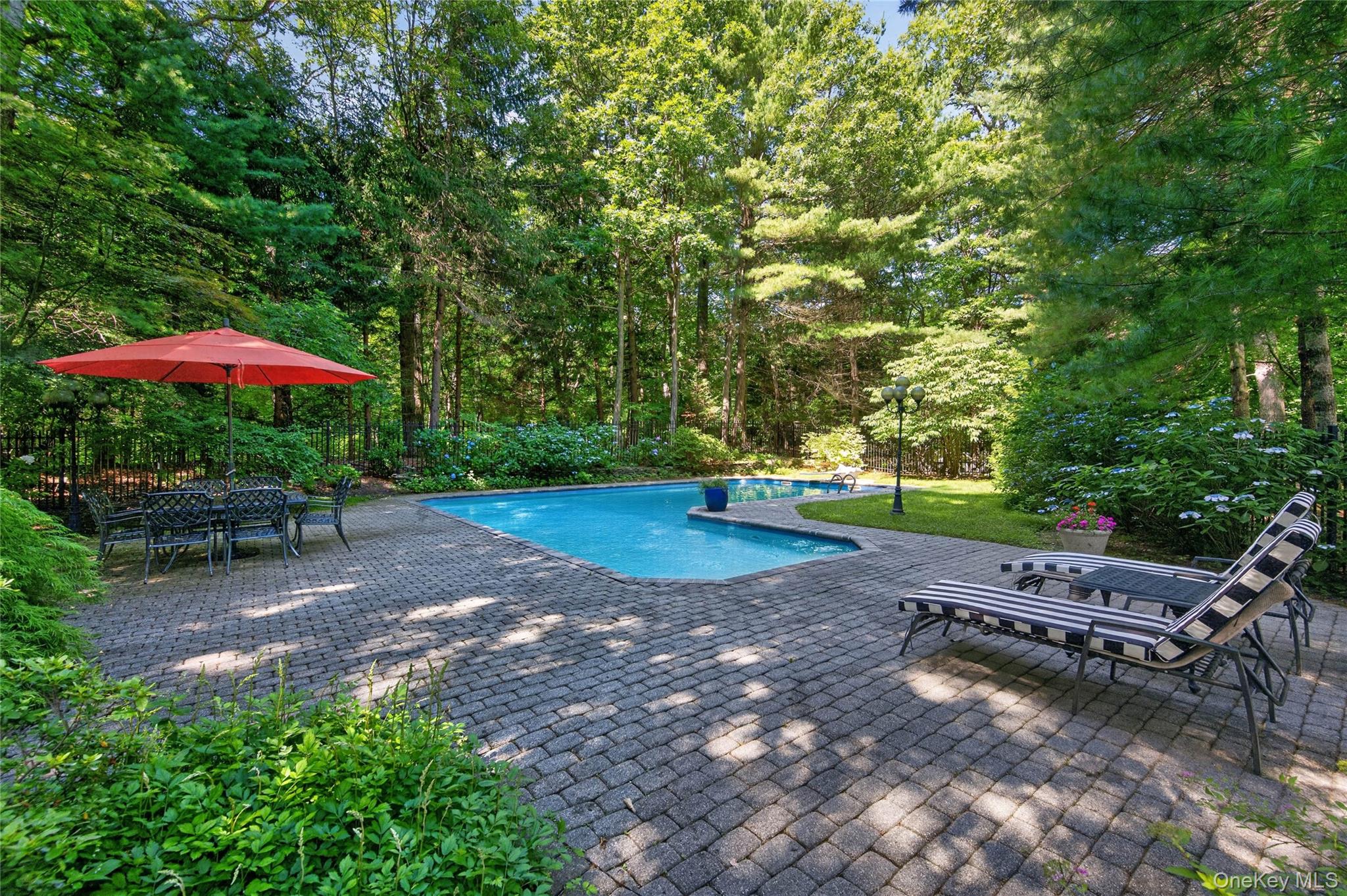2108 Edge Road Muttontown, NY 11791 - Photo 30 of 38