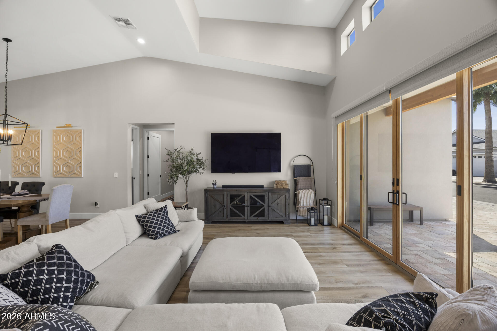 3927 North 13th Place Phoenix, AZ 85014 - Photo 6 of 48 .