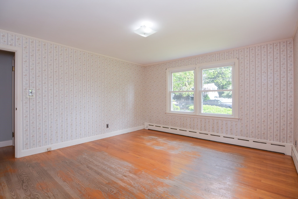 41 Russell Road Framingham, MA 01702 - Photo 18 of 36 Gallery Image 18