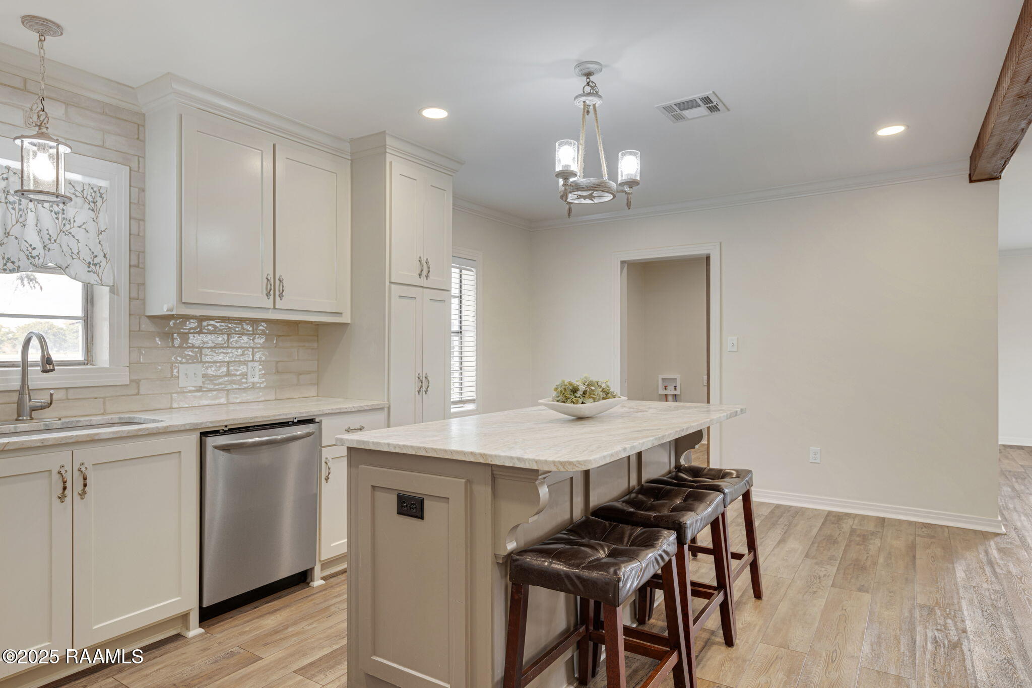 2132 Guillot Road Youngsville, LA 70592 - Photo 10 of 29 10-web-or-mls-2132 Guillot Rd-10