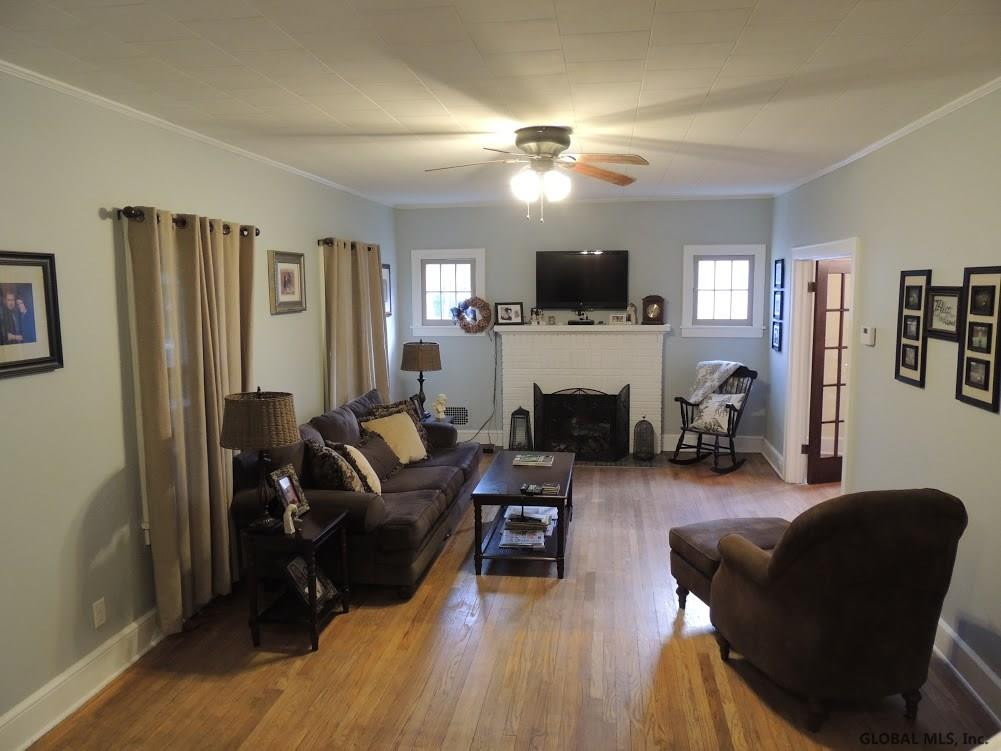 911 Hoosick Road Brunswick, NY 12180 - Photo 4 of 14 Photo 4