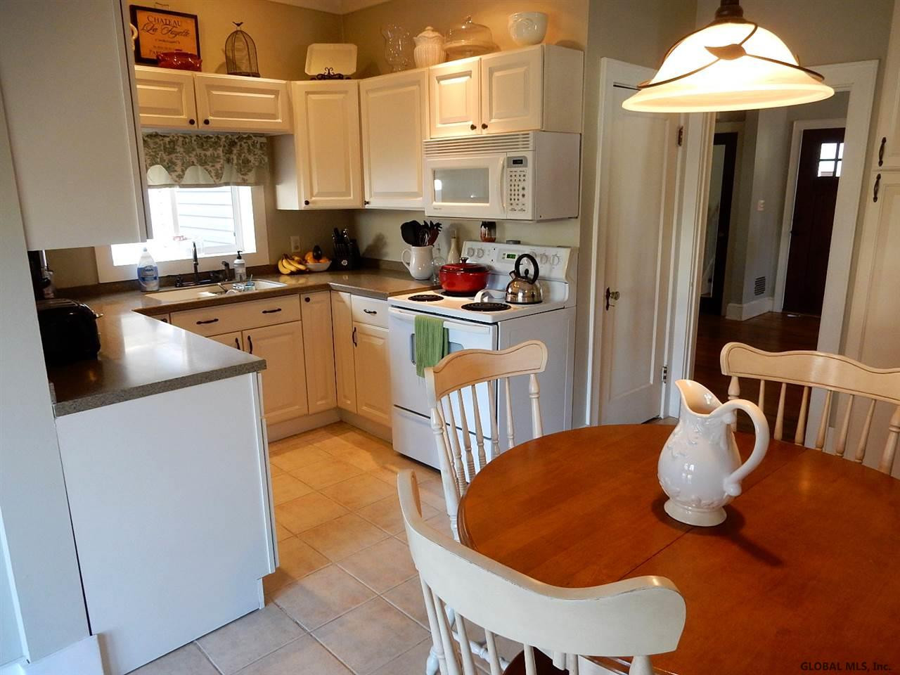 911 Hoosick Road Brunswick, NY 12180 - Photo 7 of 14 Photo 7