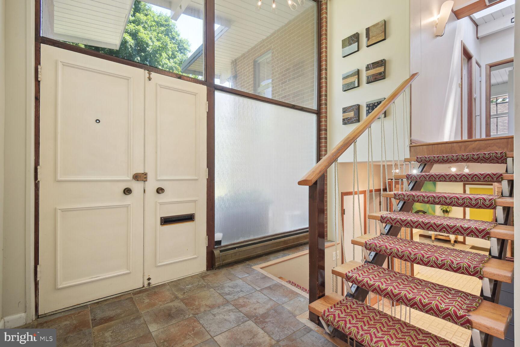 6765 Brigadoon Drive Bethesda, MD 20817 - Photo 2 of 30 Foyer