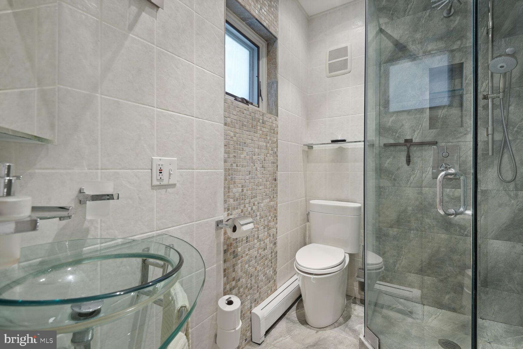 6765 Brigadoon Drive Bethesda, MD 20817 - Photo 22 of 30 Full bath