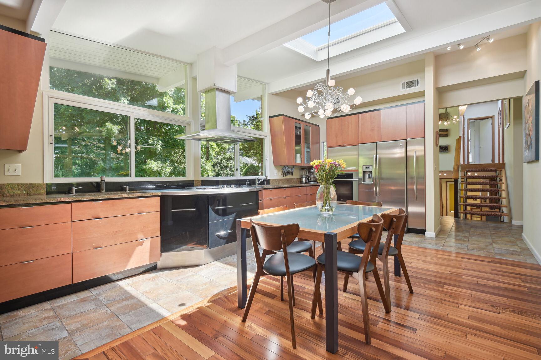 6765 Brigadoon Drive Bethesda, MD 20817 - Photo 8 of 30