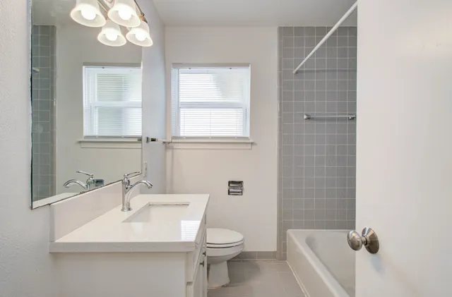 $2,295 | 5519 Huisache Street, Houston, TX 77081