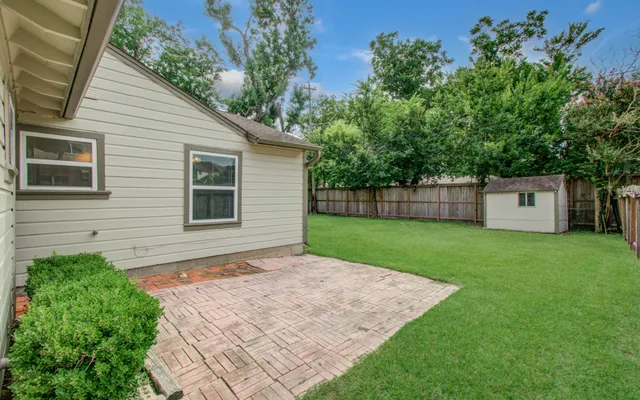 $2,295 | 5519 Huisache Street, Houston, TX 77081
