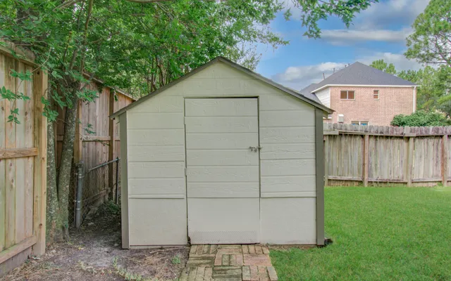 $2,295 | 5519 Huisache Street, Houston, TX 77081
