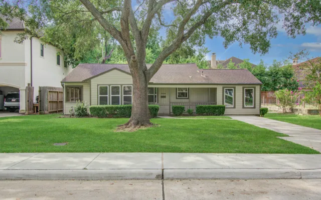 $2,295 | 5519 Huisache Street, Houston, TX 77081