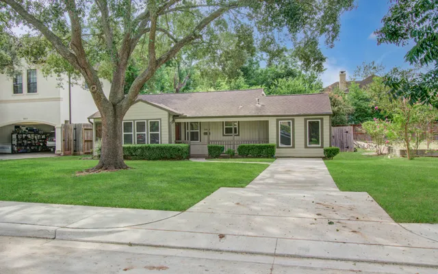 $2,295 | 5519 Huisache Street, Houston, TX 77081