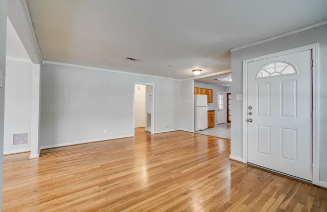 $2,295 | 5519 Huisache Street, Houston, TX 77081