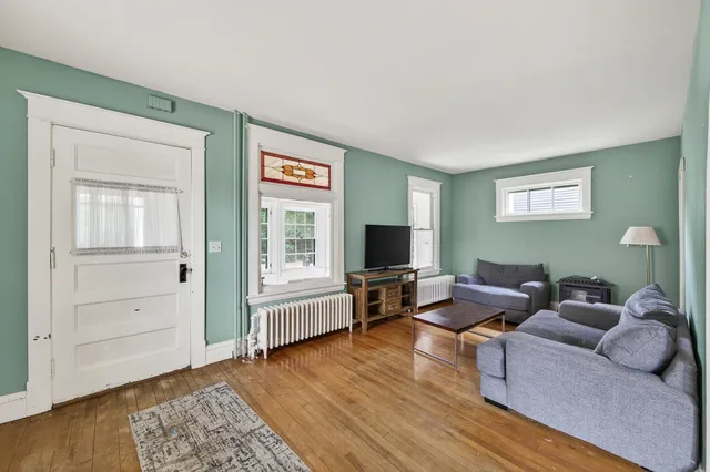 $250,000 | 1831 West Englewood Avenue, St. Paul, MN 55104