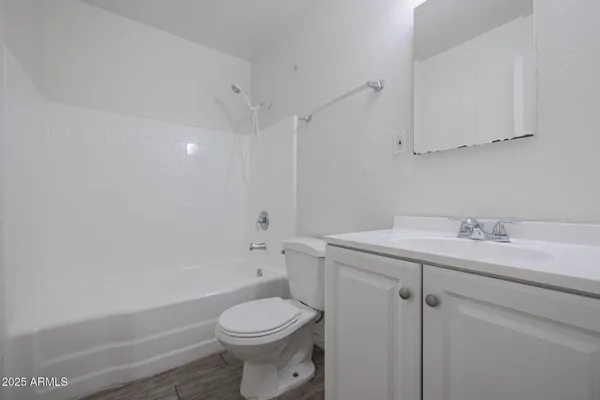 $895 | 2139 West Devonshire Avenue, Unit 2, Phoenix, AZ 85015