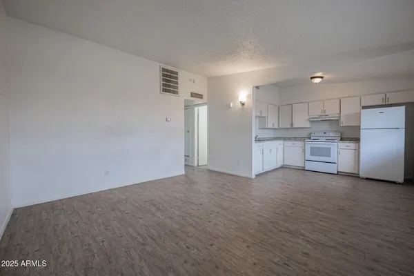 $895 | 2139 West Devonshire Avenue, Unit 2, Phoenix, AZ 85015