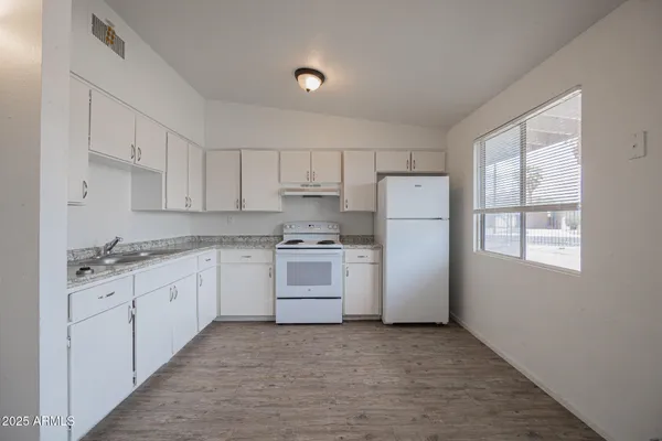 $895 | 2139 West Devonshire Avenue, Unit 2, Phoenix, AZ 85015