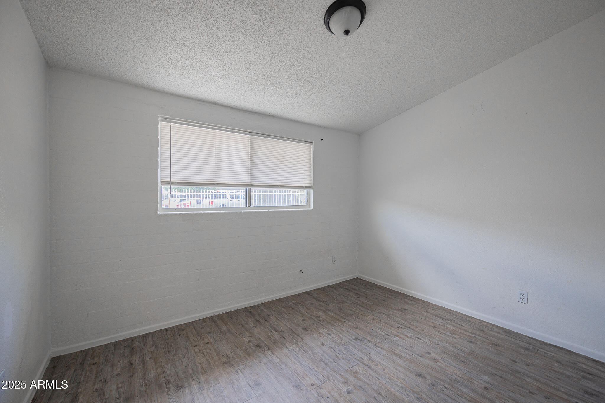 2139 West Devonshire Avenue, Unit 2 Phoenix, AZ 85015 - Photo 8 of 12 B33A0443