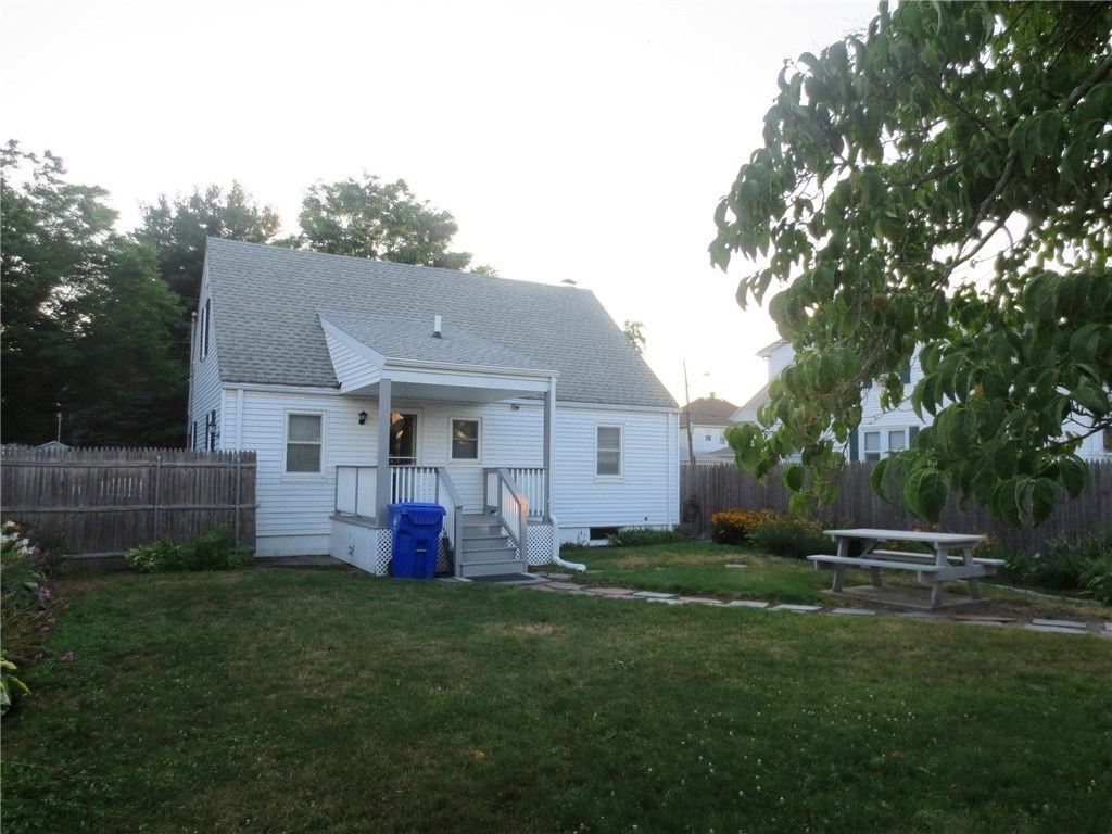 26 Woodhaven Road Pawtucket, RI 02861 - Photo 2 of 22 Gallery Image 2