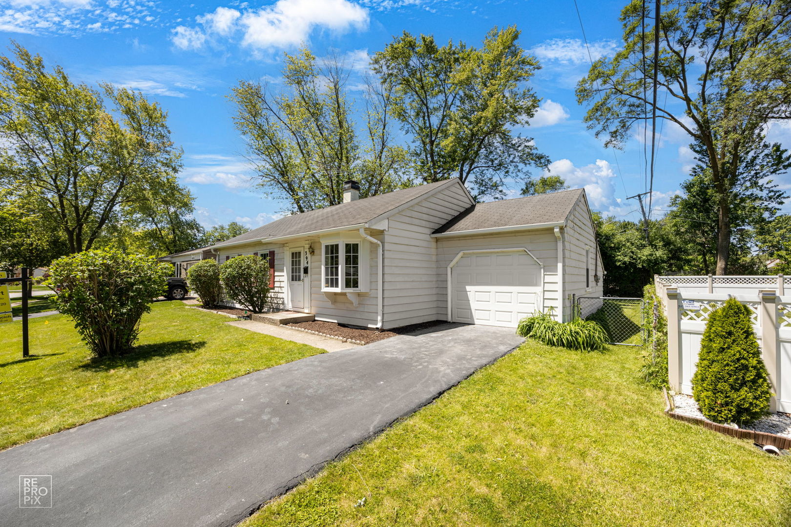 394 Glendale Road Buffalo Grove, IL 60089 - Photo 2 of 17 Gallery Image 2