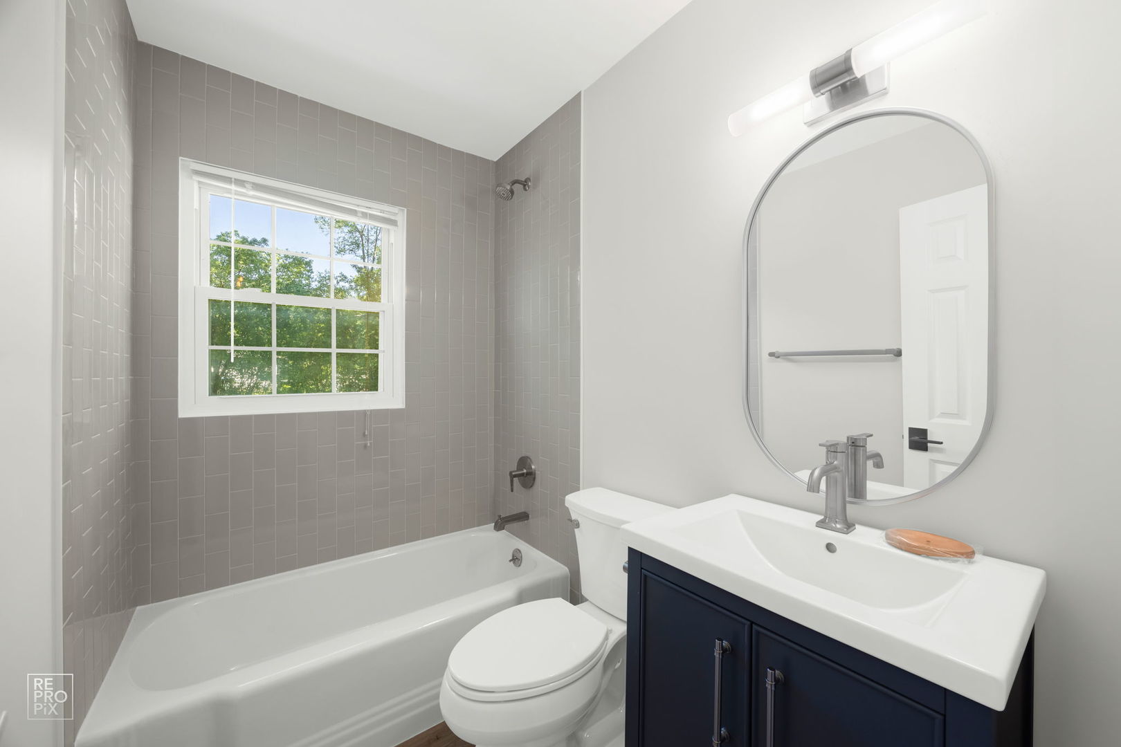 394 Glendale Road Buffalo Grove, IL 60089 - Photo 9 of 17 Gallery Image 9