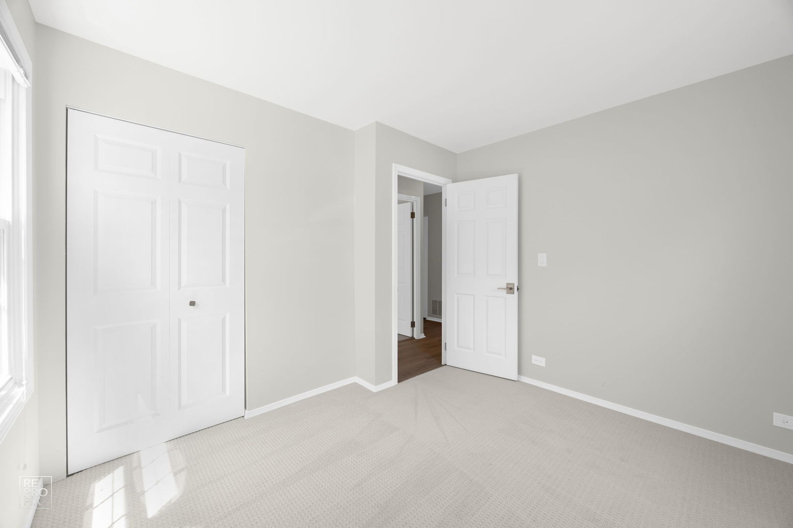394 Glendale Road Buffalo Grove, IL 60089 - Photo 10 of 17 Gallery Image 10
