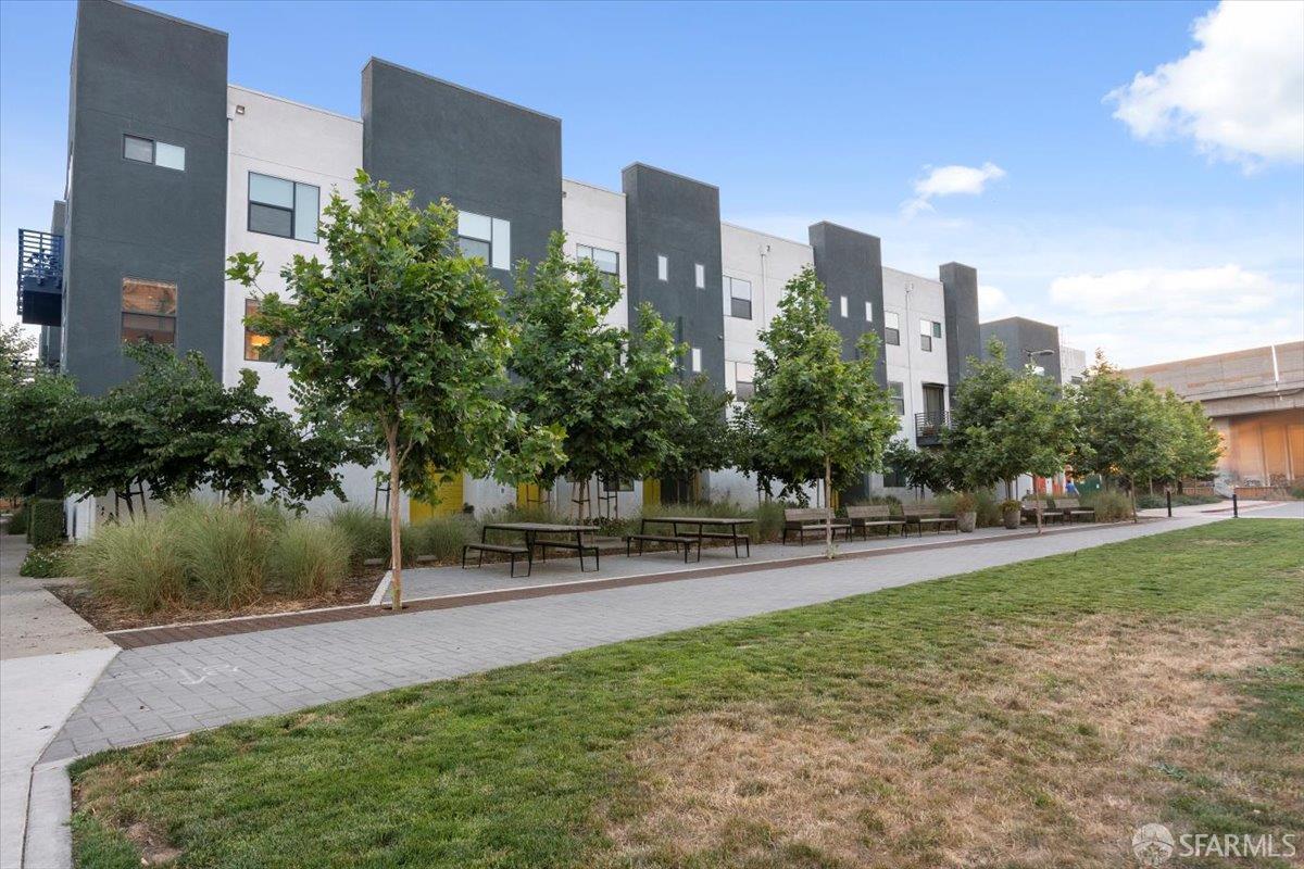 1807 16th Street Oakland, CA 94607 - Photo 31 of 45 a view of a city with tall buildings and a big yard