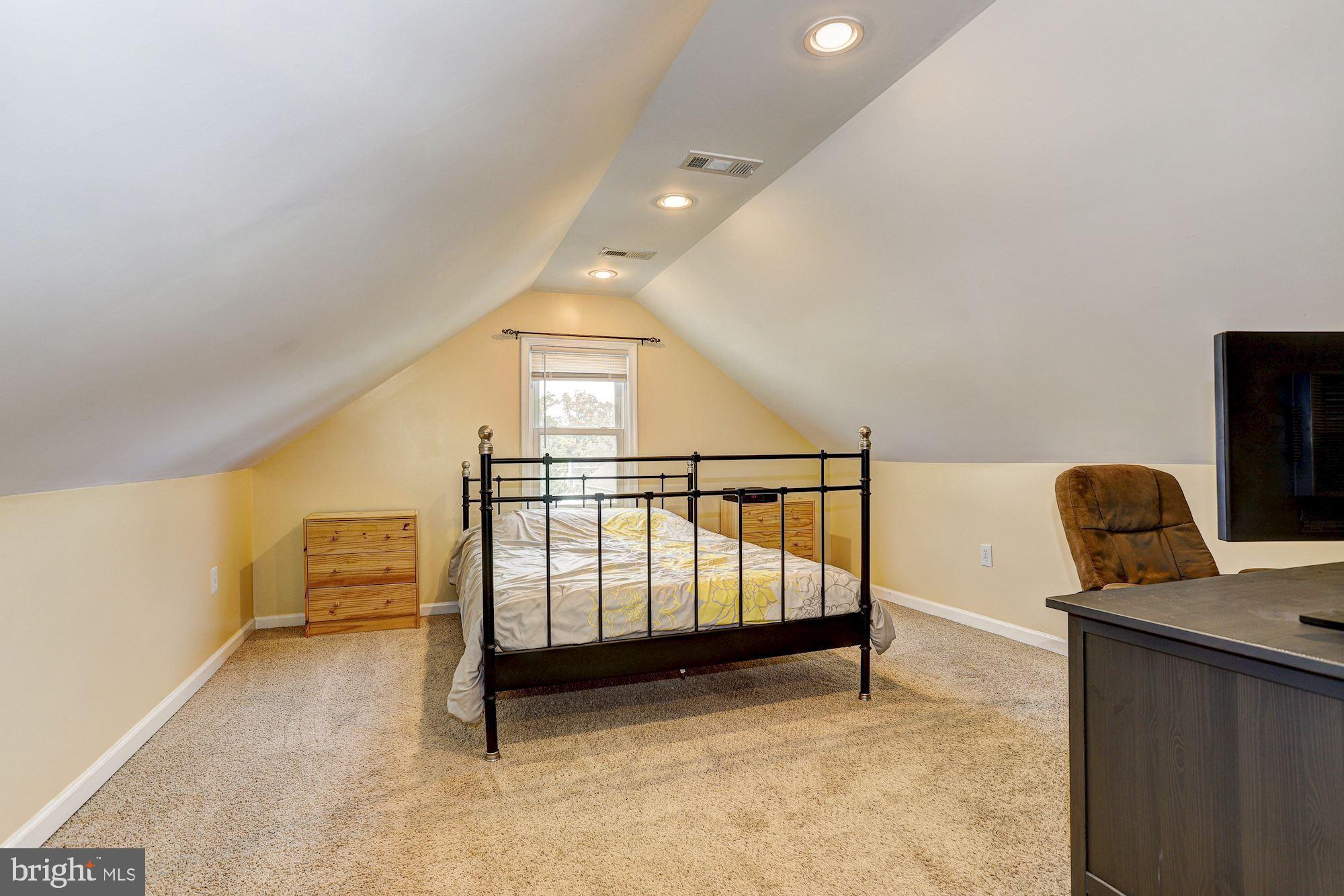 2725 Glendale Road Baltimore, MD 21234 - Photo 15 of 29 Primary Bedroom