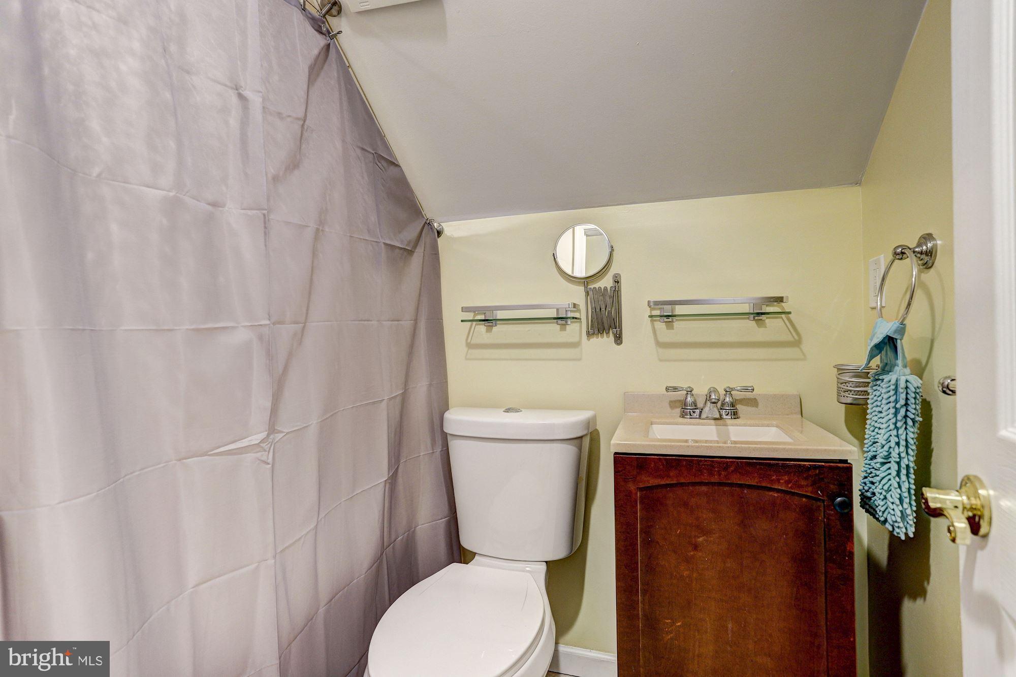 2725 Glendale Road Baltimore, MD 21234 - Photo 17 of 29 Full Bath
