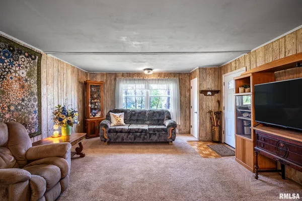 $195,000 | 11648 Trolley Line Road, Marion, IL 62959