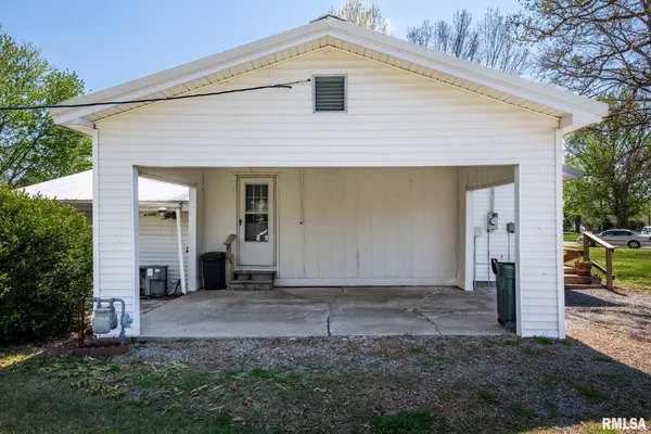 $195,000 | 11648 Trolley Line Road, Marion, IL 62959