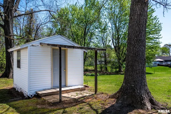 $195,000 | 11648 Trolley Line Road, Marion, IL 62959