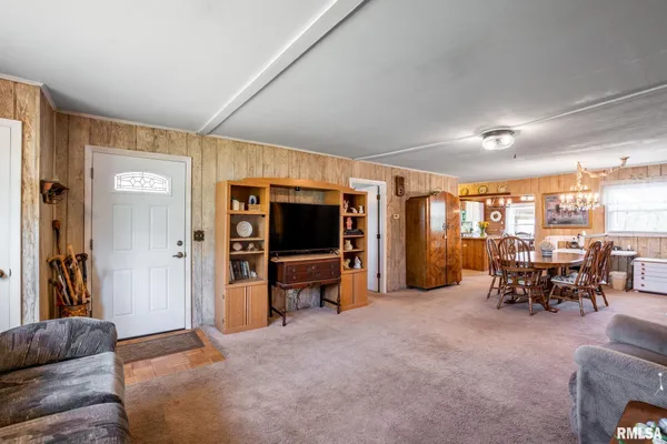 $195,000 | 11648 Trolley Line Road, Marion, IL 62959