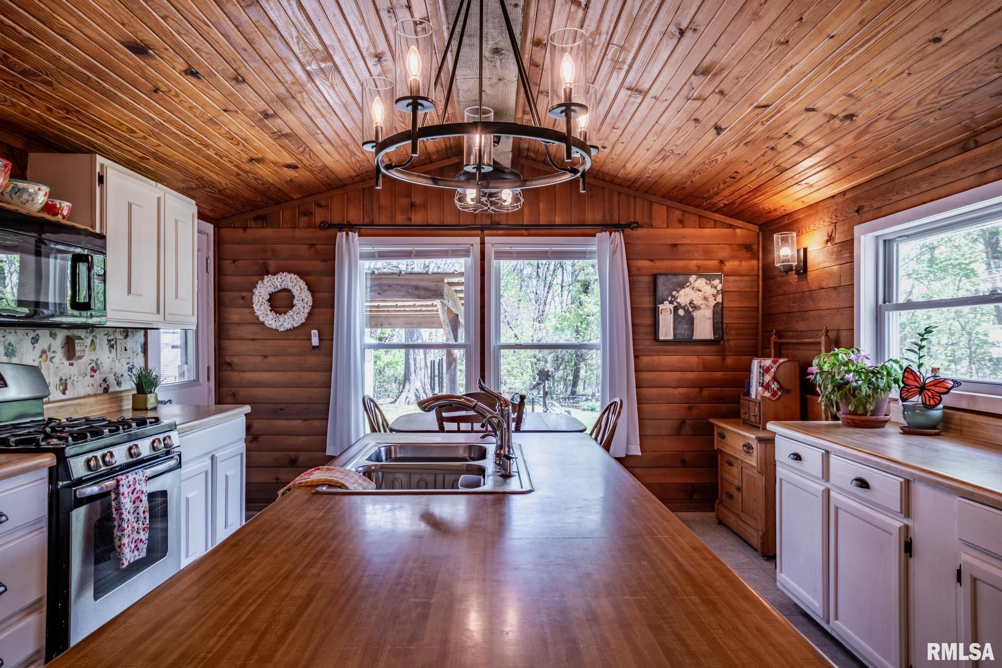 11648 Trolley Line Road Marion, IL 62959 - Photo 8 of 28