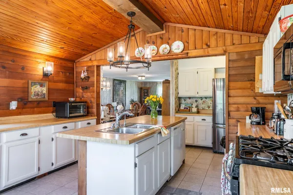 $195,000 | 11648 Trolley Line Road, Marion, IL 62959