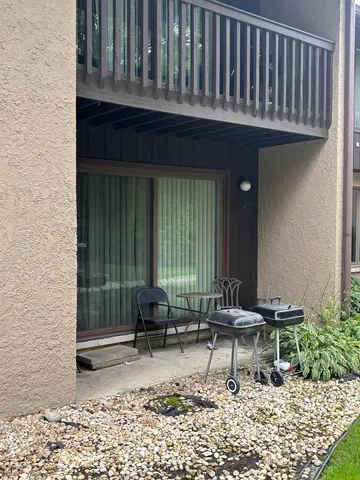 $130,000 | 1050 Holbrook Road, Unit 1H, Homewood, IL 60430