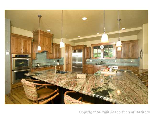 2530 Hunter's Knob Road Silverthorne, CO 80498 - Photo 5 of 22 Exterior Front.