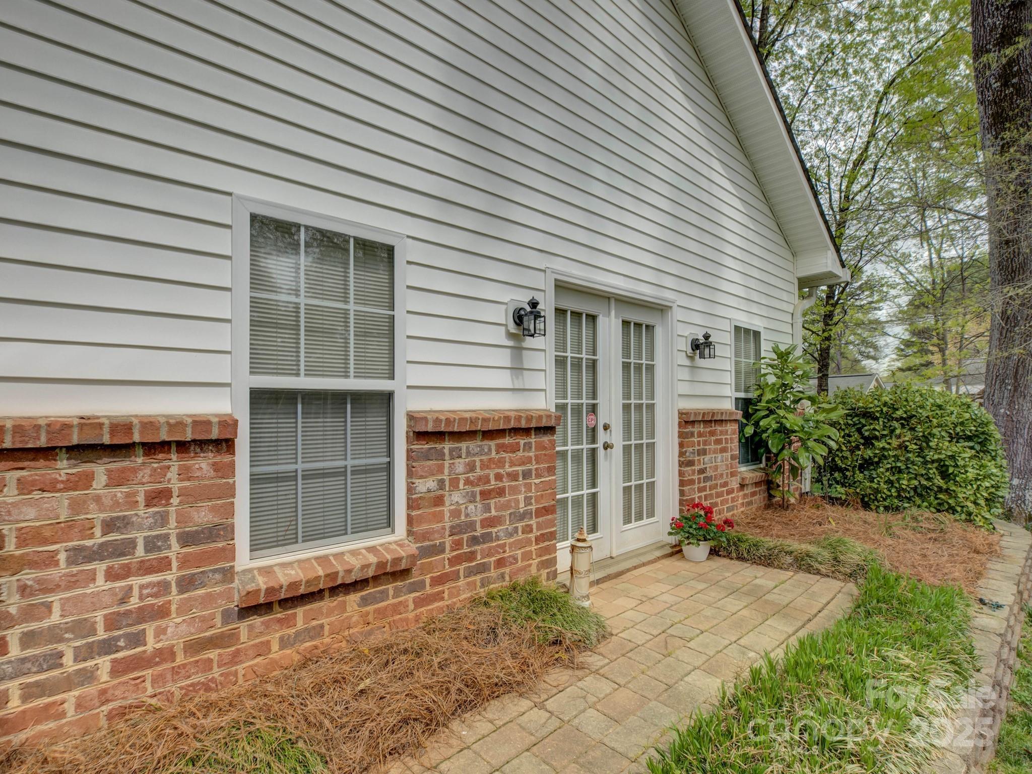 1340 Braeburn Road Charlotte, NC 28211 - Photo 45 of 46 a view of house entrance