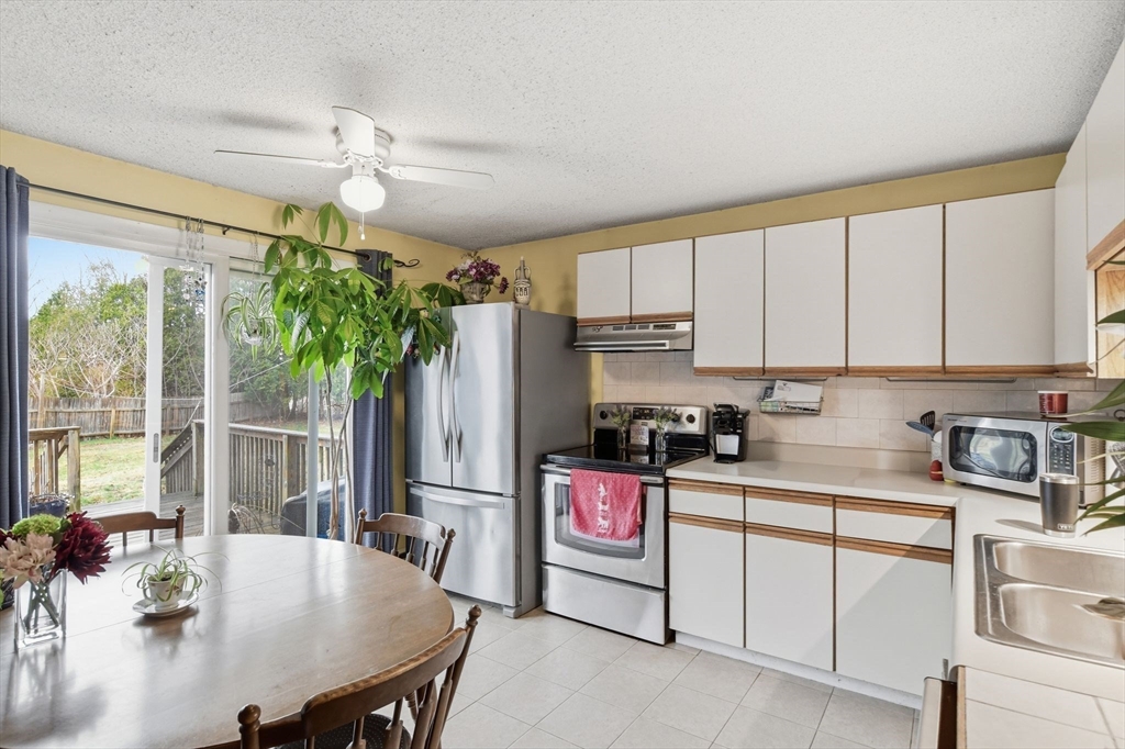 64-66 Ferris Street Springfield, MA 01151 - Photo 6 of 23