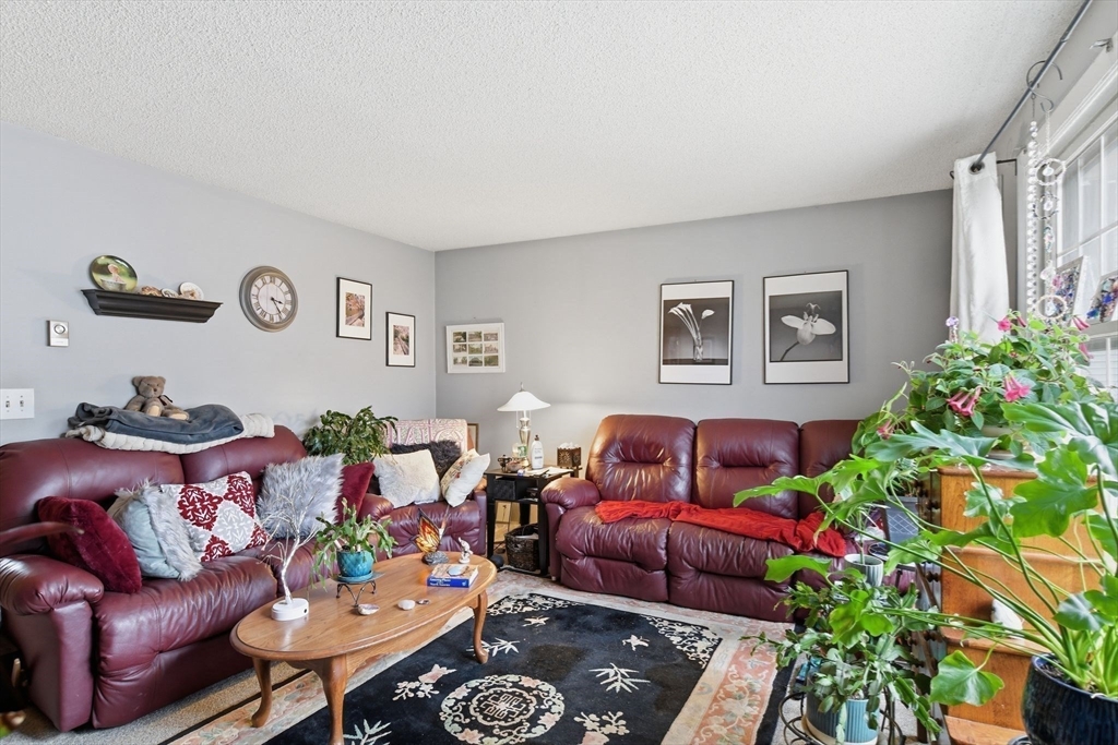 64-66 Ferris Street Springfield, MA 01151 - Photo 9 of 23