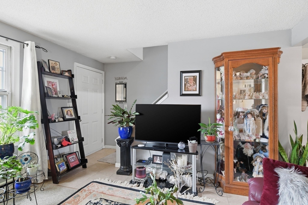 64-66 Ferris Street Springfield, MA 01151 - Photo 10 of 23