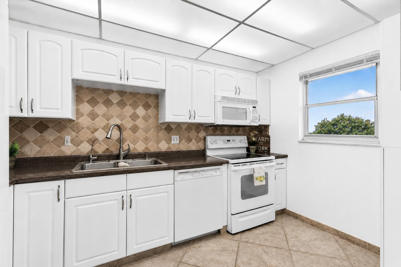555 Northwest 4th Avenue, Unit 4230 Boca Raton, FL 33432 - Photo 16 of 49 ChatGPT Image Jun 13, 2026 at 02_14_04 P