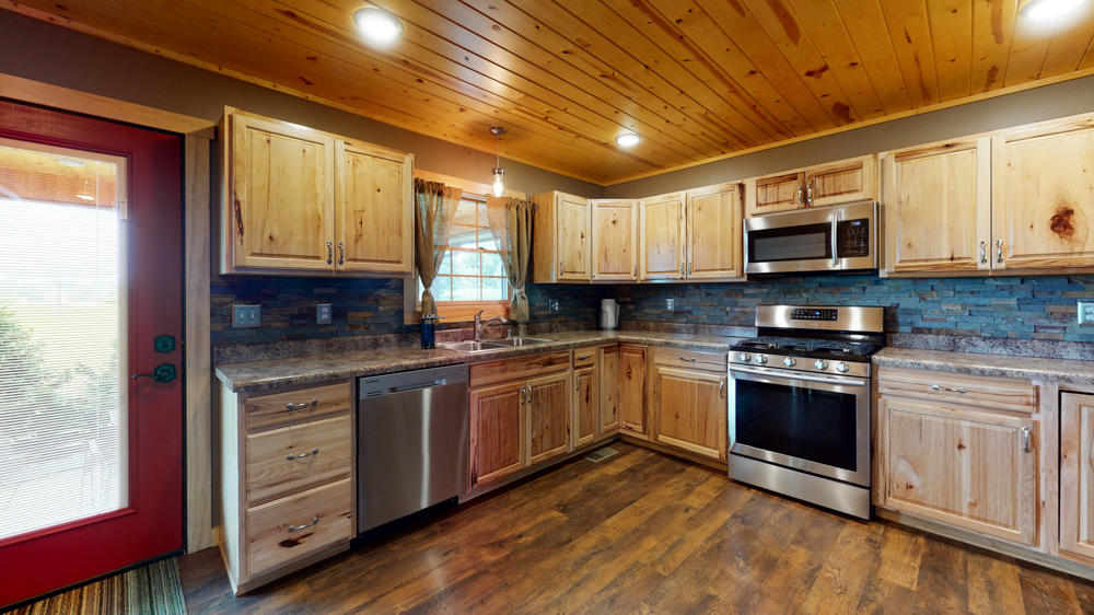 140 Oil Springs Road Winchester, KY 40391 - Photo 8 of 33 Kitchen