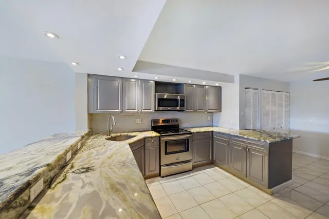 $450,000 | 243 Bay Colony Drive North, Juno Beach, FL 33408