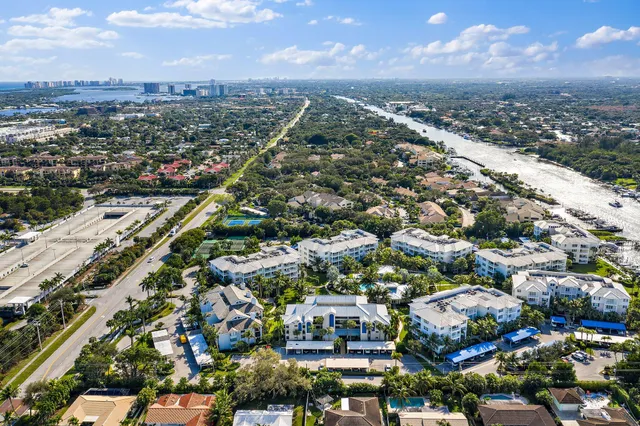 $450,000 | 243 Bay Colony Drive North, Juno Beach, FL 33408