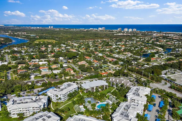 $450,000 | 243 Bay Colony Drive North, Juno Beach, FL 33408