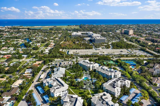 $450,000 | 243 Bay Colony Drive North, Juno Beach, FL 33408